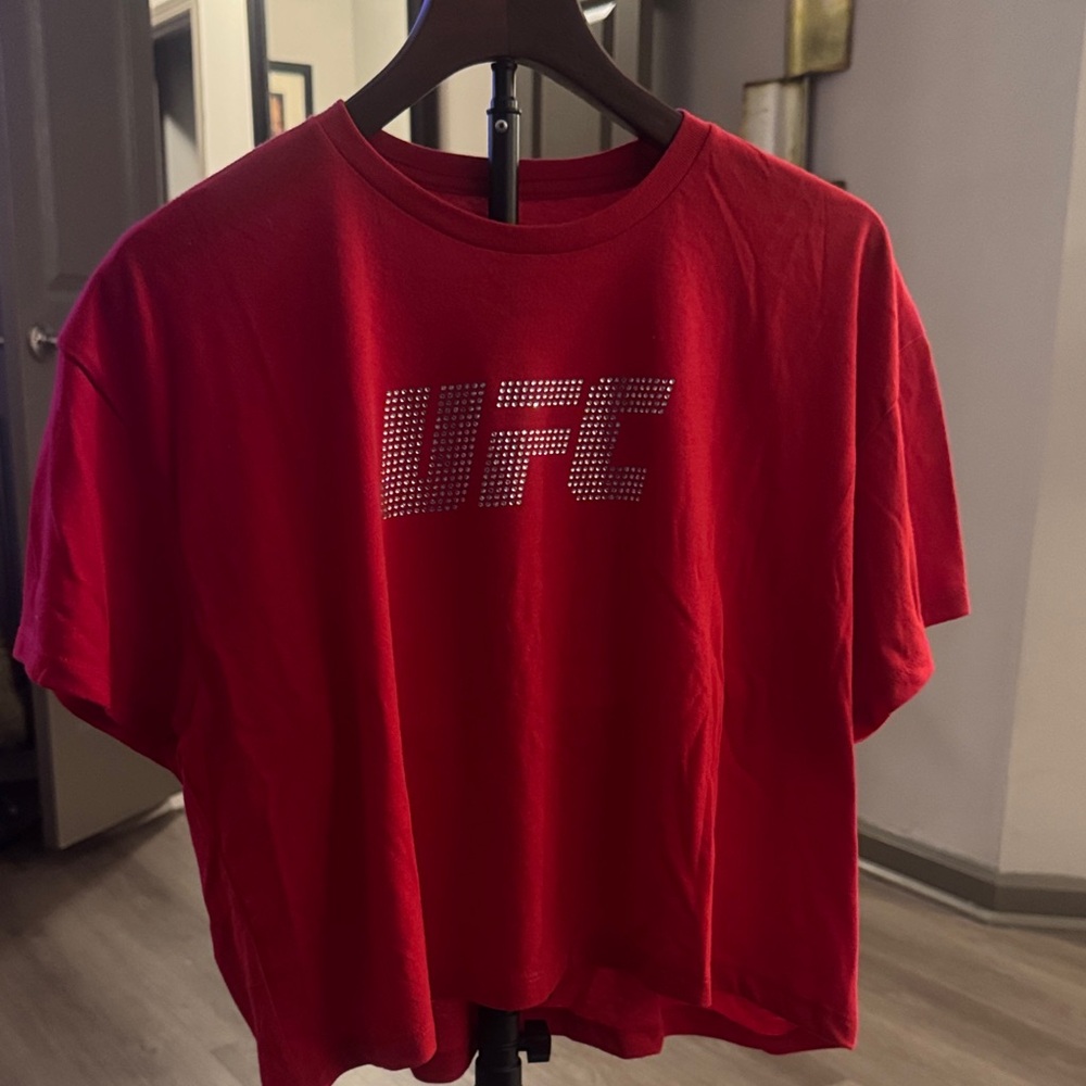 🔥UFC Red Rhinestone Logo Crop Tee🔥 BRAND NEW NO TAGS 🔥
